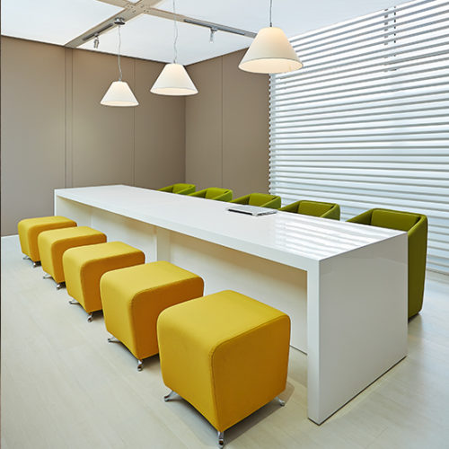 bianco-meeting-table